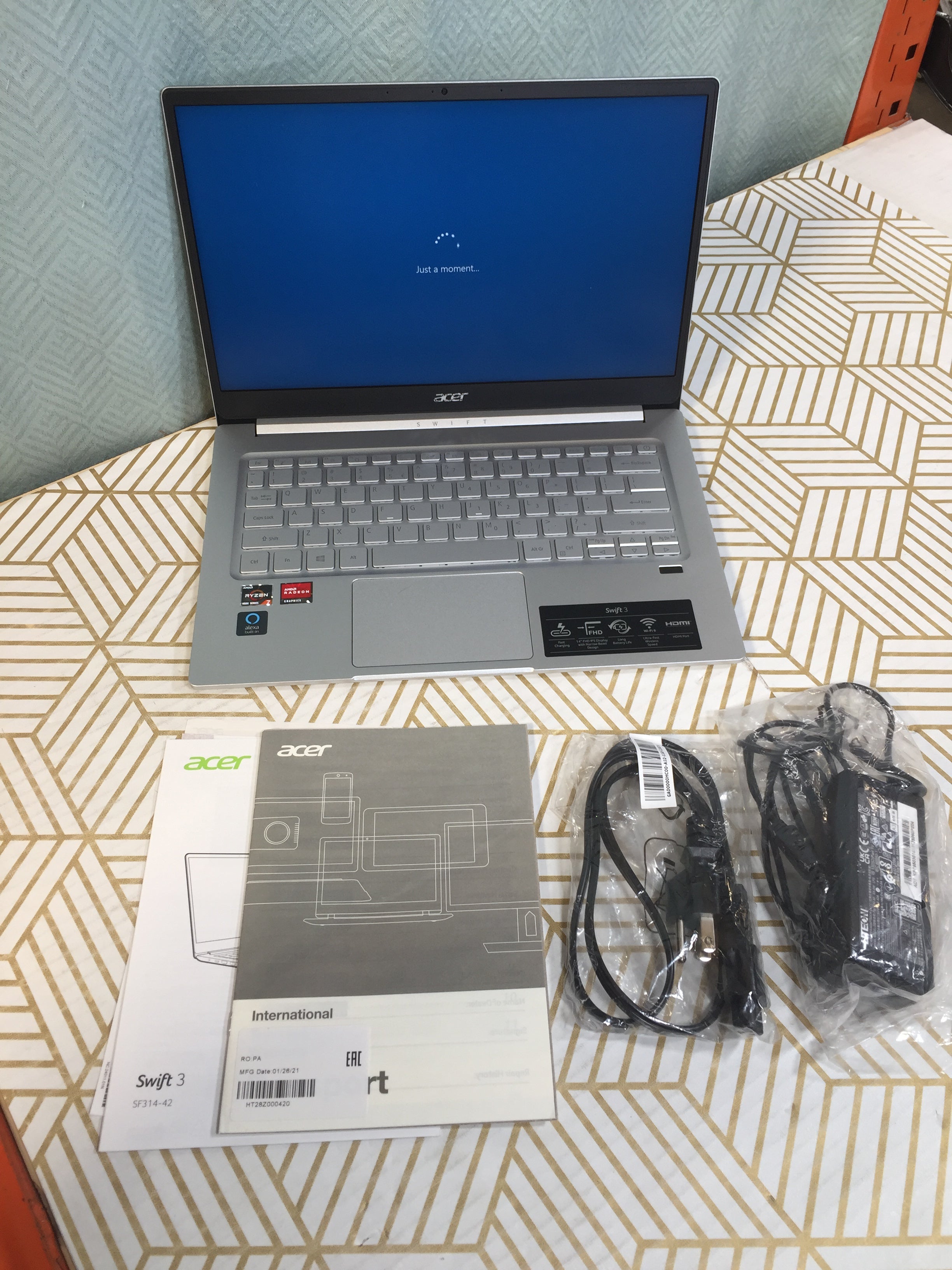 Acer Swift 3 Thin & Light Laptop, 14" Full HD IPS, AMD Ryzen 7 4700U Octa-Core (7975136887022)